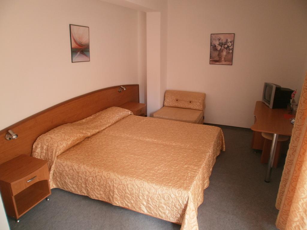 קיטן Europa Guest House חדר תמונה